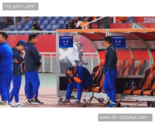 崔康熙面临下课危机球迷反对媒体质疑健康问题缺席发布会